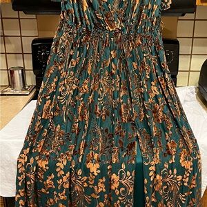 Elegant Floral Green Suede Dress Size 20W
